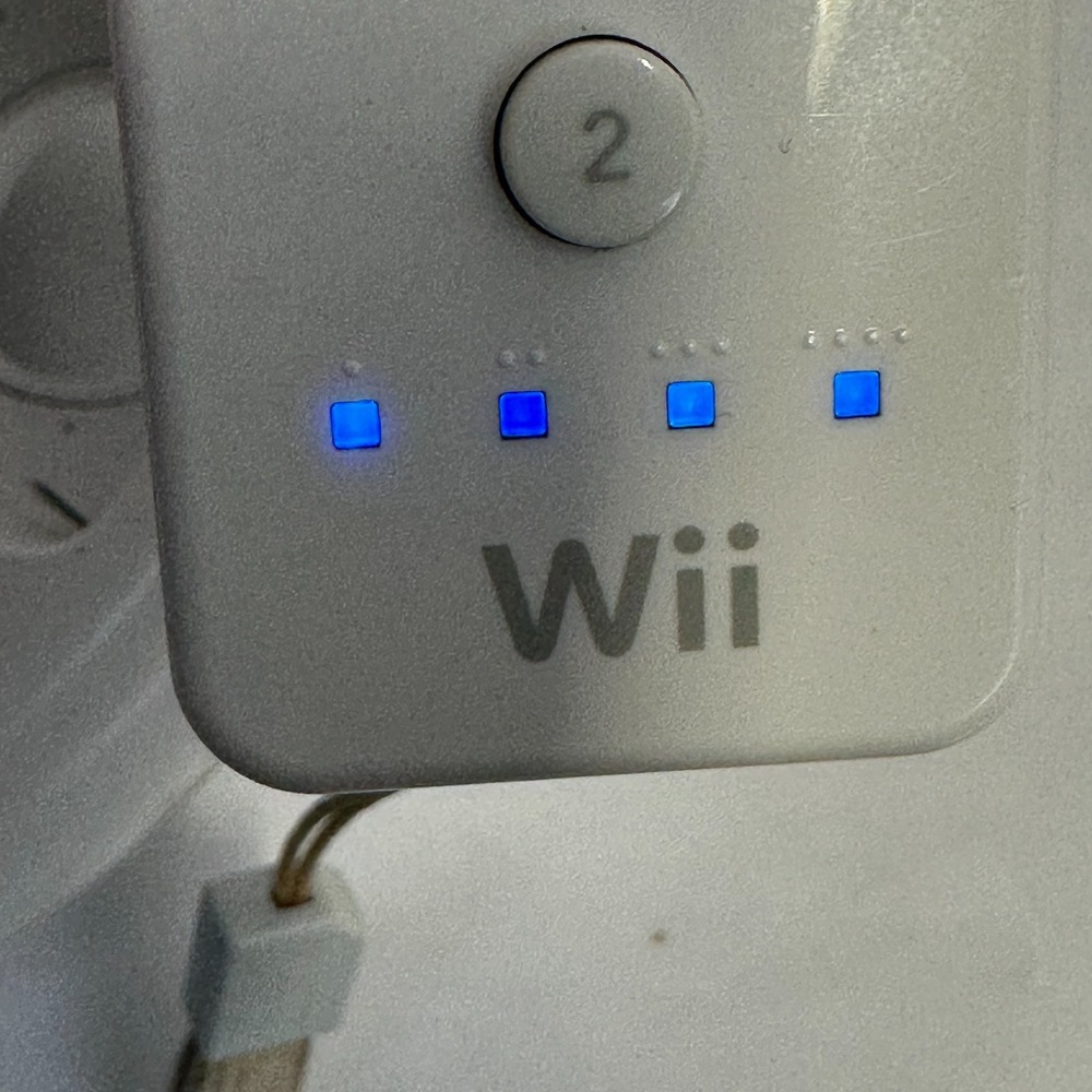 Nintendo Wii Wheel Steering Wheel + Wii Remote Controller White and Blue - Picture 5 of 14